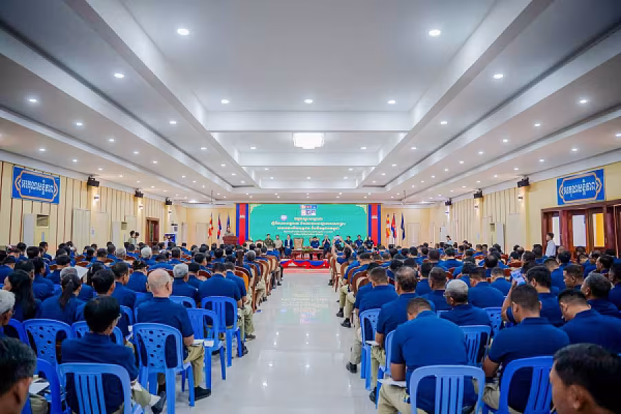 ឯកឧត្តម អ៊ុក ឃ្នួច អញ្ជើញបើកវគ្គបណ្តុះបណ្តាលស្តីពីការងាររដ្ឋបាល និងការងារបេឡាមរណសង្គ្រោះ អ.ន.ក. ជូនគណៈកម្មាធិការសមាគមអតីតយុទ្ធជន និងនិវត្តជនកម្ពុជាខេត្តបាត់ដំបង - Image 10