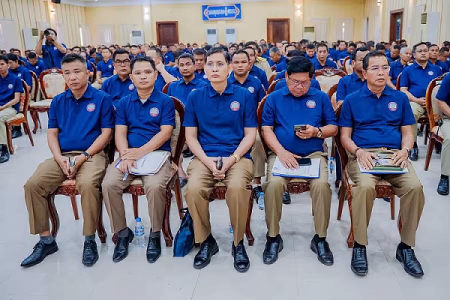 ឯកឧត្តម អ៊ុក ឃ្នួច អញ្ជើញបើកវគ្គបណ្តុះបណ្តាលស្តីពីការងាររដ្ឋបាល និងការងារបេឡាមរណសង្គ្រោះ អ.ន.ក. ជូនគណៈកម្មាធិការសមាគមអតីតយុទ្ធជន និងនិវត្តជនកម្ពុជាខេត្តបាត់ដំបង - Image 14