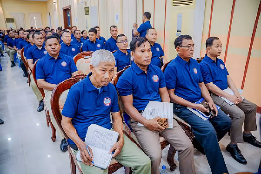 ឯកឧត្តម អ៊ុក ឃ្នួច អញ្ជើញបើកវគ្គបណ្តុះបណ្តាលស្តីពីការងាររដ្ឋបាល និងការងារបេឡាមរណសង្គ្រោះ អ.ន.ក. ជូនគណៈកម្មាធិការសមាគមអតីតយុទ្ធជន និងនិវត្តជនកម្ពុជាខេត្តបាត់ដំបង - Image 15