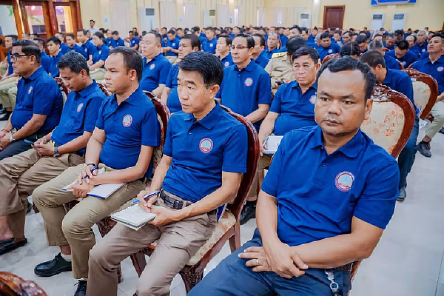 ឯកឧត្តម អ៊ុក ឃ្នួច អញ្ជើញបើកវគ្គបណ្តុះបណ្តាលស្តីពីការងាររដ្ឋបាល និងការងារបេឡាមរណសង្គ្រោះ អ.ន.ក. ជូនគណៈកម្មាធិការសមាគមអតីតយុទ្ធជន និងនិវត្តជនកម្ពុជាខេត្តបាត់ដំបង - Image 16