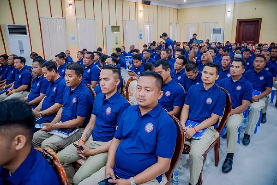 ឯកឧត្តម អ៊ុក ឃ្នួច អញ្ជើញបើកវគ្គបណ្តុះបណ្តាលស្តីពីការងាររដ្ឋបាល និងការងារបេឡាមរណសង្គ្រោះ អ.ន.ក. ជូនគណៈកម្មាធិការសមាគមអតីតយុទ្ធជន និងនិវត្តជនកម្ពុជាខេត្តបាត់ដំបង - Image 18