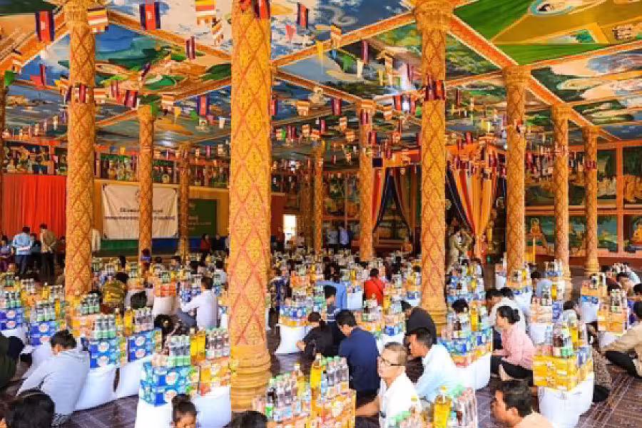 ឯកឧត្តម ជាម ច័ន្ទសោភ័ណ ប្រធាន អ.ន.ក. ខេត្តកំពង់ស្ពឺ ចុះសាកសួរសុខទុក្ខ និងនាំយកអំណោយជនគ្រួសាររងគ្រោះដោយខ្យលកន្ត្រាក់ ១២៧គ្រួសារ - Image 10