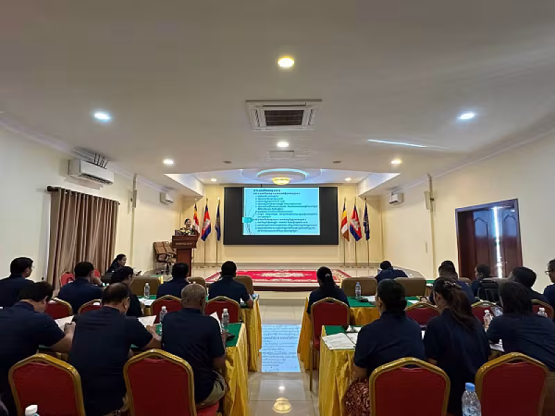 ឯកឧត្តម អ៊ុក ឃ្នួច អញ្ជើញបើកវគ្គបណ្តុះបណ្តាលស្តីពី ការងាររដ្ឋបាល និងការងារបេឡាមរណសង្គ្រោះជូនថ្នាក់ដឹកនាំ និងមន្ត្រី អ.ន.ក. ខេត្តពោធិ៍សាត់ - Image 7