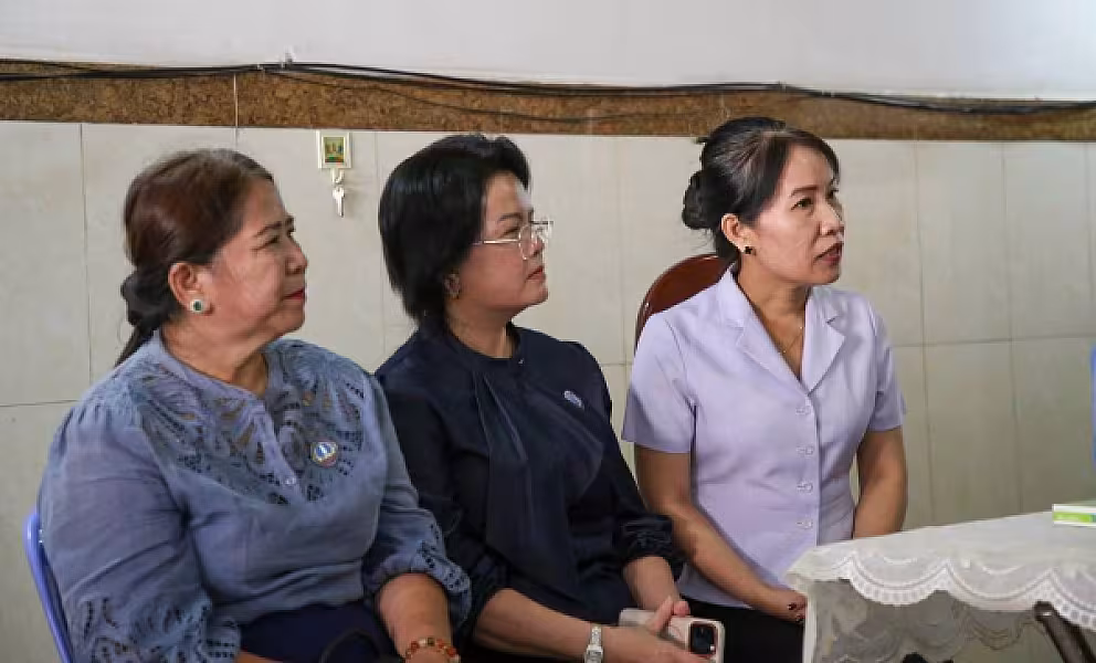 លោកជំទាវ ទុយ សិរីរតនៈ អញ្ជើញចុះសួរសុខទុក្ខ មន្ត្រីចូលនិវត្តន៍នៃក្រសួងព័ត៌មានចំនួន ៣រូប - Image 11