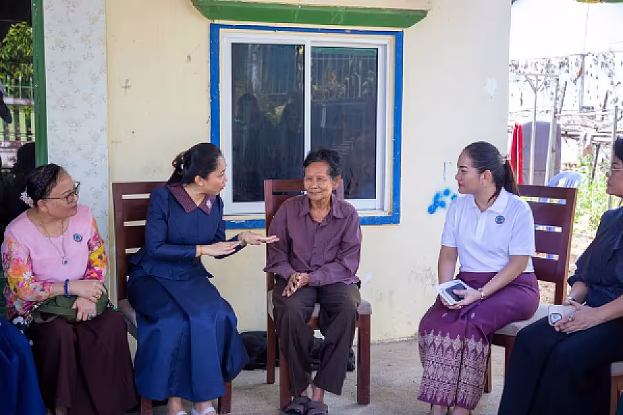 លោកជំទាវ ទុយ សិរីរតនៈ អញ្ជើញចុះសួរសុខទុក្ខ មន្ត្រីចូលនិវត្តន៍នៃក្រសួងព័ត៌មានចំនួន ៣រូប - Image 14