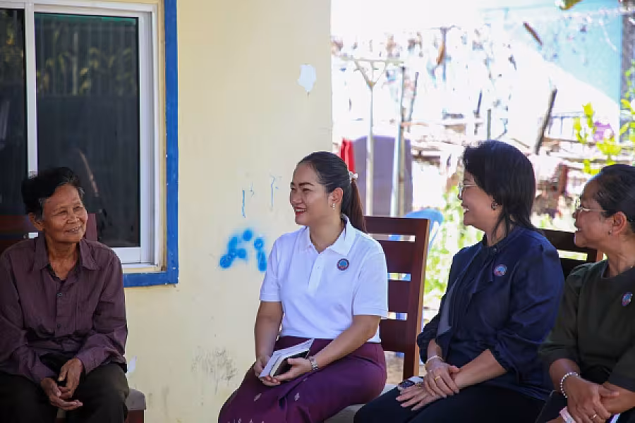 លោកជំទាវ ទុយ សិរីរតនៈ អញ្ជើញចុះសួរសុខទុក្ខ មន្ត្រីចូលនិវត្តន៍នៃក្រសួងព័ត៌មានចំនួន ៣រូប - Image 17