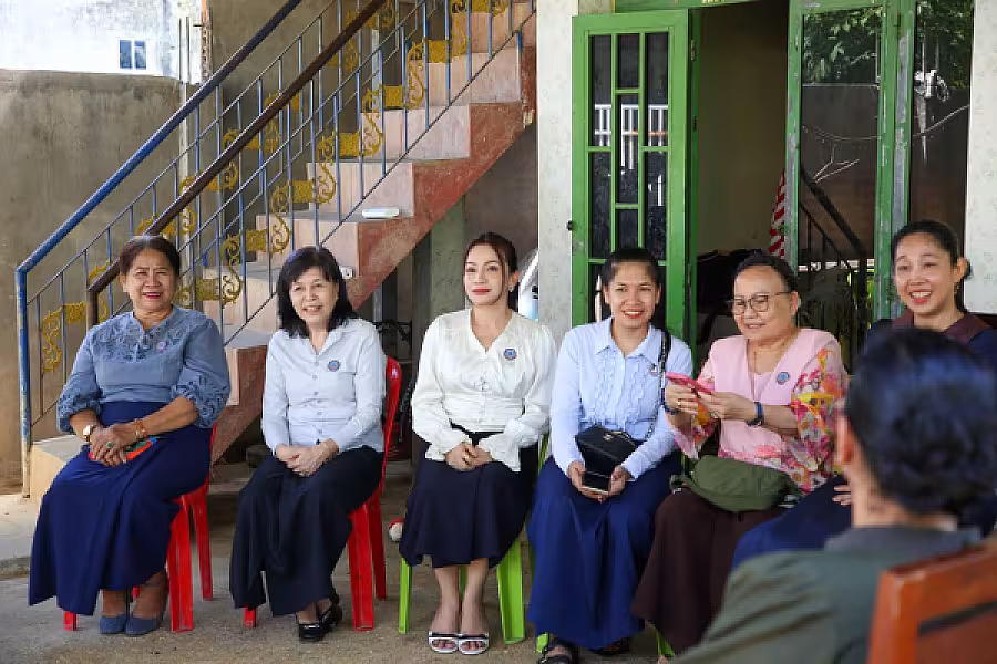 លោកជំទាវ ទុយ សិរីរតនៈ អញ្ជើញចុះសួរសុខទុក្ខ មន្ត្រីចូលនិវត្តន៍នៃក្រសួងព័ត៌មានចំនួន ៣រូប - Image 18