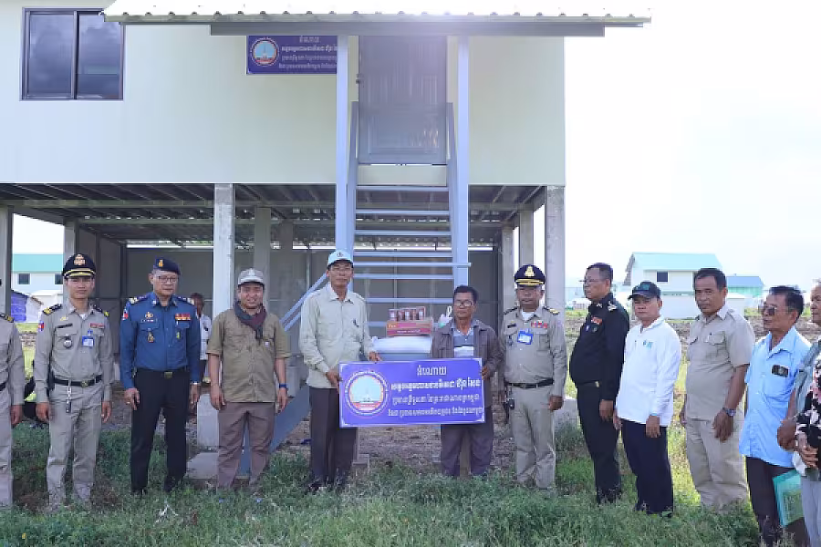 អ.ន.ក. ខេត្តបន្ទាយមានជ័យ​ ធ្វើពិធីប្រគល់ទទួលផ្ទះជូន​អតីតយទ្ធជន និងនិវត្តជនខេត្ត