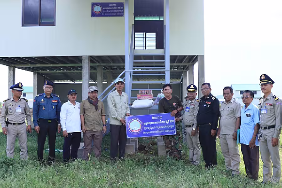 អ.ន.ក. ខេត្តបន្ទាយមានជ័យ​ ធ្វើពិធីប្រគល់ទទួលផ្ទះជូន​អតីតយទ្ធជន និងនិវត្តជនខេត្ត - Image 4