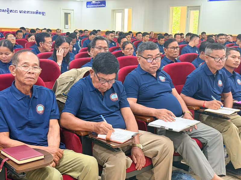 ឯកឧត្តម អ៊ុំ សុខ អញ្ជើញបើកវគ្គបណ្តុះបណ្តាលស្តីពីការងាររដ្ឋបាល និងការងារបេឡាមរណសង្គ្រោះ ជូន អ.ន.ក. ខេត្តត្បូងឃ្មុំ - Image 14