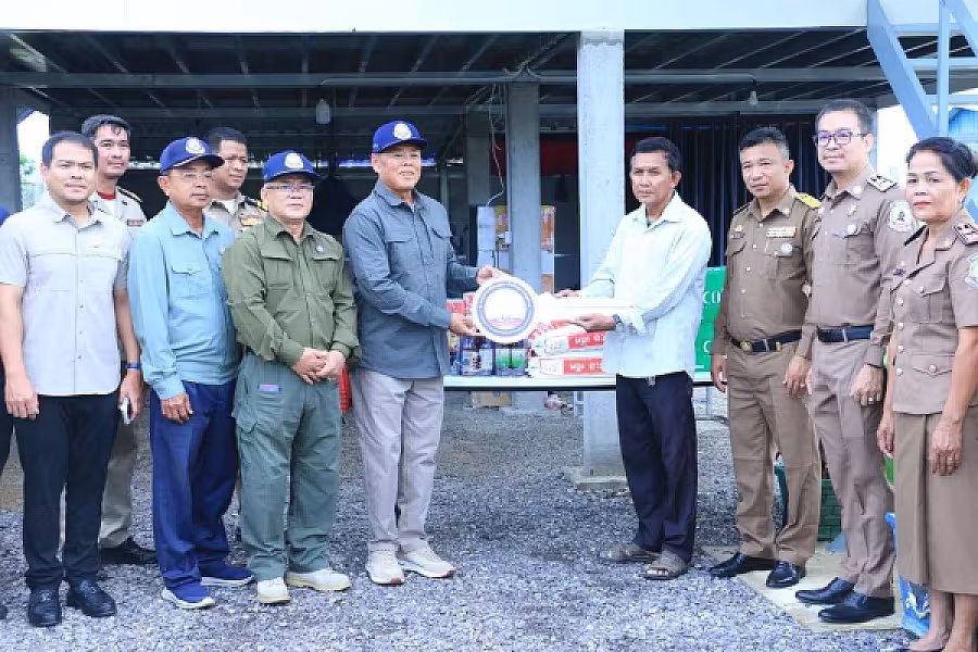 ឯកឧត្តម អ៊ុក ឃ្នួច អញ្ជើញប្រគល់ផ្ទះ ៤ខ្នងជាអំណោយរបស់សម្តេចតេជោ ហ៊ុន សែន និងសម្តេចកិត្តិព្រឹទ្ធបណ្ឌិត ប៊ុន រ៉ានី ជូនសមាជិកមានជីវភាពខ្វះខាត ក្នុងខេត្តបាត់ដំបង