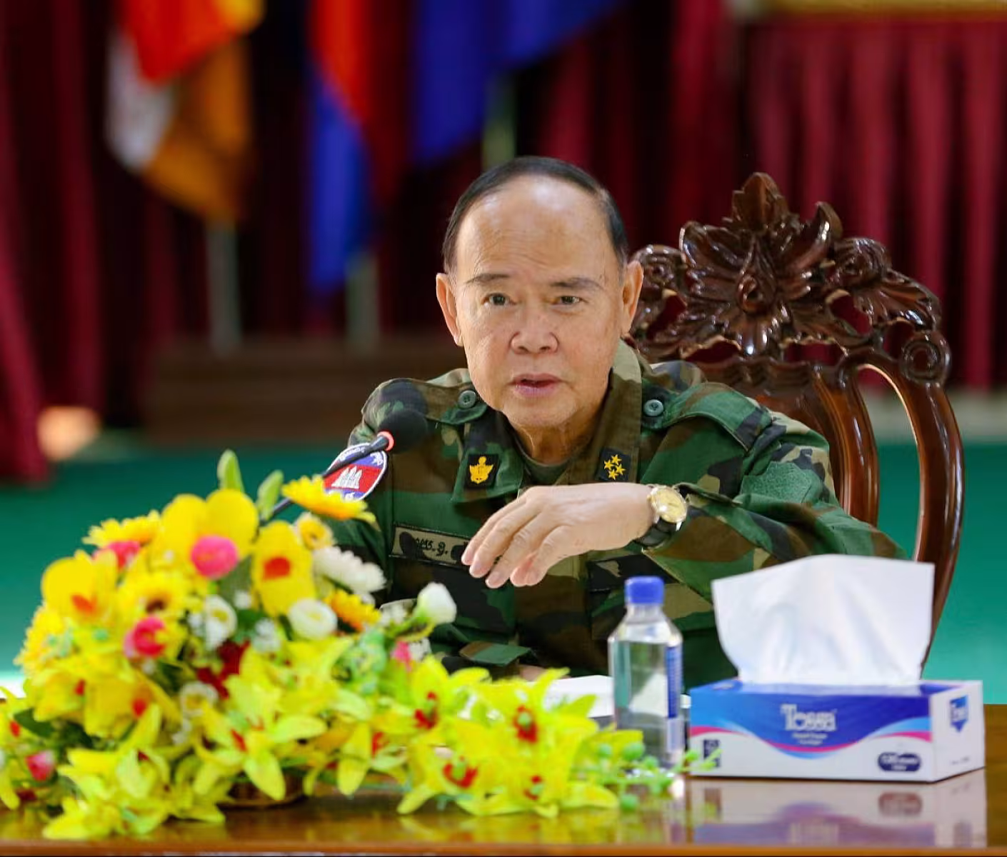 ឯកឧត្តម នាយឧត្តមសេនីយ៍ ម៉ៅ សុផាន់ អគ្គមេបញ្ជាការរង មេបញ្ជាការកងទ័ពជើងគោក ចូលរួមថវិកាចំនួន ១០លានរៀល ដើម្បីរៀបចំមហាសន្និបាតវិសាមញ្ញតំណាងសមាគមអតីតយុទ្ធជនកម្ពុជា ទូទាំងប្រទេស