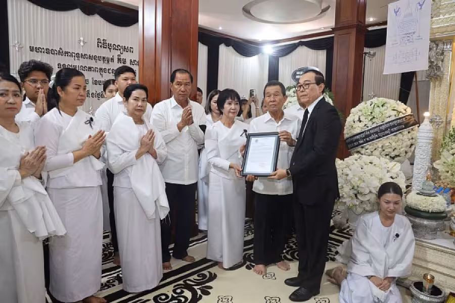 ឯកឧត្តម គន់ គីម អញ្ជើញដឹកនាំគណៈប្រតិភូ អ.ន.ក.គោរពវិញ្ញាណក្ខន្ធសព ម្តាយបង្កើតរបស់ ឯកឧត្តម នៃ គន្ធ  - Image 15