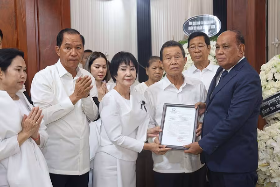 ឯកឧត្តម គន់ គីម អញ្ជើញដឹកនាំគណៈប្រតិភូ អ.ន.ក.គោរពវិញ្ញាណក្ខន្ធសព ម្តាយបង្កើតរបស់ ឯកឧត្តម នៃ គន្ធ  - Image 17