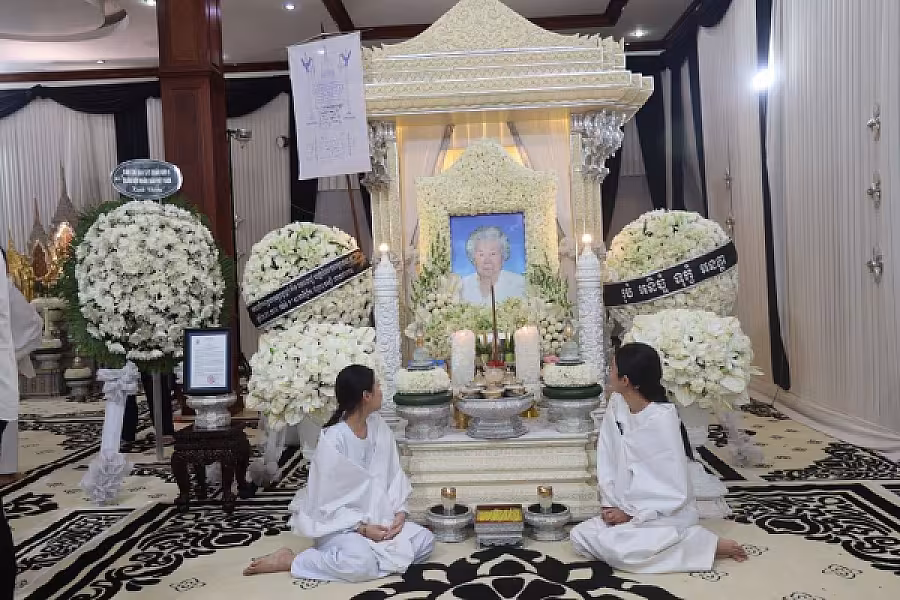 ឯកឧត្តម គន់ គីម អញ្ជើញដឹកនាំគណៈប្រតិភូ អ.ន.ក.គោរពវិញ្ញាណក្ខន្ធសព ម្តាយបង្កើតរបស់ ឯកឧត្តម នៃ គន្ធ  - Image 19