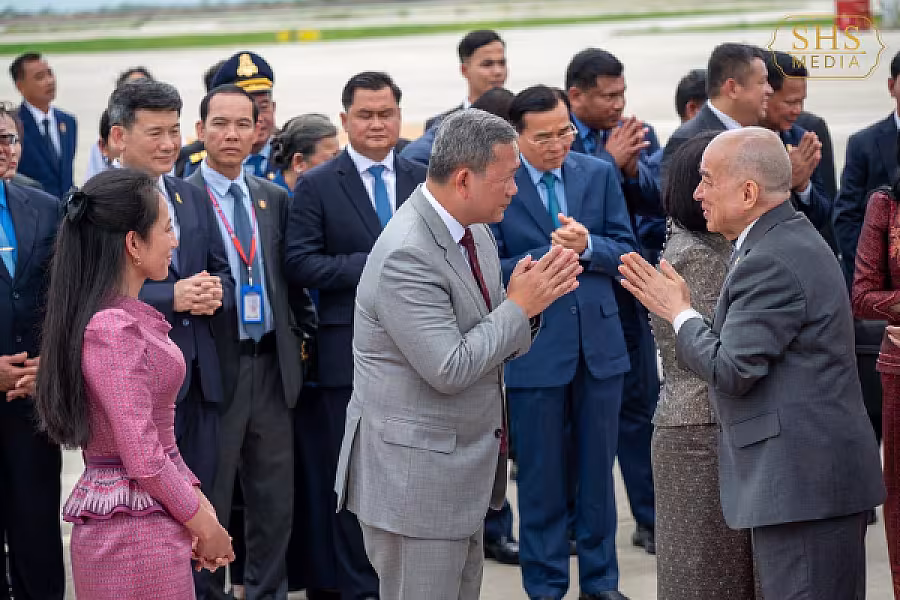 ព្រះមហាក្សត្រនៃព្រះរាជាណាចក្រកម្ពុជា យាងនិវត្តន៍មកកាន់មាតុប្រទេសវិញ បន្ទាប់ពីគង់ប្រថាប់ព្យាបាលព្រះរាជសុខភាពជាង ៤ខែ នាទីក្រុងប៉េកាំង - Image 7
