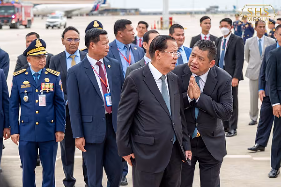 ព្រះមហាក្សត្រនៃព្រះរាជាណាចក្រកម្ពុជា យាងនិវត្តន៍មកកាន់មាតុប្រទេសវិញ បន្ទាប់ពីគង់ប្រថាប់ព្យាបាលព្រះរាជសុខភាពជាង ៤ខែ នាទីក្រុងប៉េកាំង - Image 14