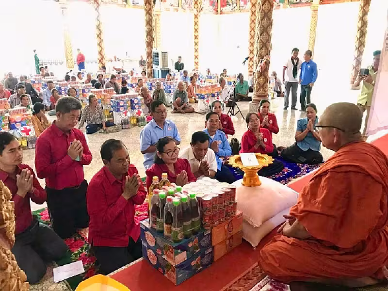 អ.ន.ក.ខេត្តកំពង់ស្ពឺ ជួបសំណេះសំណាល និងចែកអំណោយអតីតយុទ្ធជនចំនួន ២០គ្រួសារ - Image 4