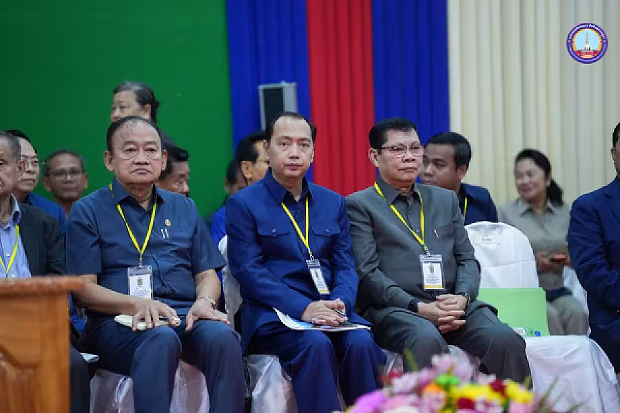សម្ដេចអគ្គមហាសេនាបតីតេជោ ហ៊ុន សែន អញ្ជើញជាអធិបតីភាពដ៏ខ្ពង់ខ្ពស់បំផុតក្នុងពិធីសំណេះសំណាលជាមួយក្រុមប្រឹក្សាខេត្តក្រចេះ - Image 6