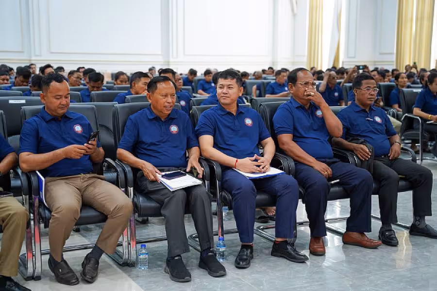 ឯកឧត្តម អ៊ុំ សុខ អញ្ជើញបើកវគ្គបណ្តុះបណ្តាលស្តីពីការងាររដ្ឋបាល និងការងារបេឡាមរណសង្គ្រោះ ជូន អ.ន.ក.ខេត្តព្រៃវែង - Image 3