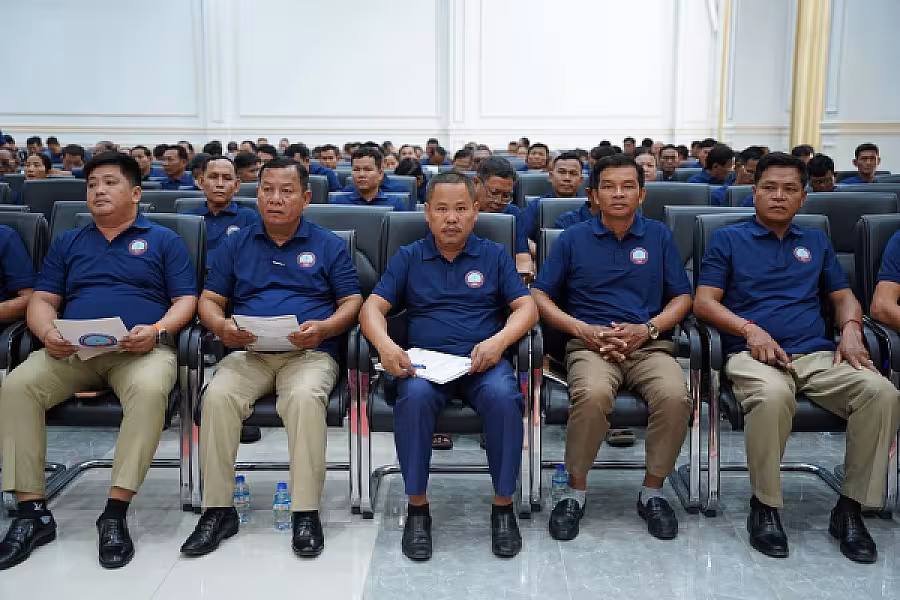 ឯកឧត្តម អ៊ុំ សុខ អញ្ជើញបើកវគ្គបណ្តុះបណ្តាលស្តីពីការងាររដ្ឋបាល និងការងារបេឡាមរណសង្គ្រោះ ជូន អ.ន.ក.ខេត្តព្រៃវែង - Image 4