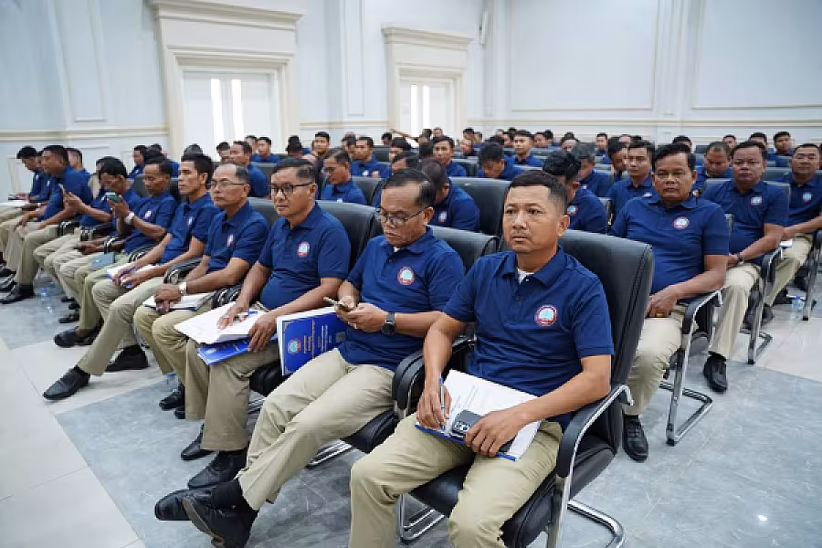 ឯកឧត្តម អ៊ុំ សុខ អញ្ជើញបើកវគ្គបណ្តុះបណ្តាលស្តីពីការងាររដ្ឋបាល និងការងារបេឡាមរណសង្គ្រោះ ជូន អ.ន.ក.ខេត្តព្រៃវែង - Image 8