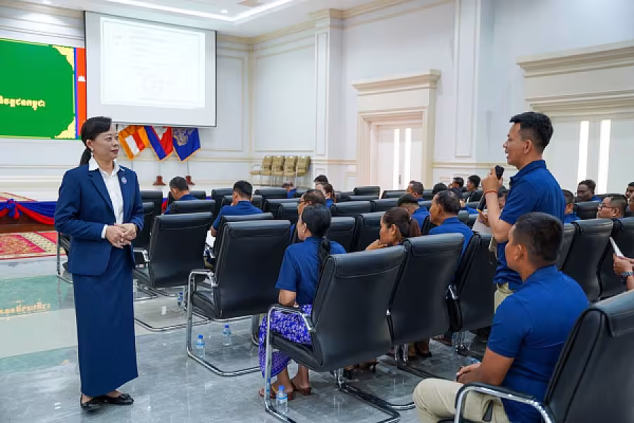 ឯកឧត្តម អ៊ុំ សុខ អញ្ជើញបើកវគ្គបណ្តុះបណ្តាលស្តីពីការងាររដ្ឋបាល និងការងារបេឡាមរណសង្គ្រោះ ជូន អ.ន.ក.ខេត្តព្រៃវែង - Image 11