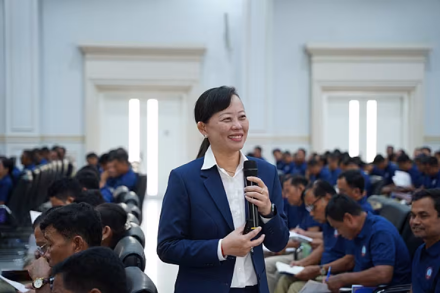 ឯកឧត្តម អ៊ុំ សុខ អញ្ជើញបើកវគ្គបណ្តុះបណ្តាលស្តីពីការងាររដ្ឋបាល និងការងារបេឡាមរណសង្គ្រោះ ជូន អ.ន.ក.ខេត្តព្រៃវែង - Image 17