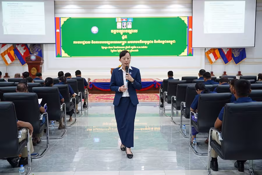 ឯកឧត្តម អ៊ុំ សុខ អញ្ជើញបើកវគ្គបណ្តុះបណ្តាលស្តីពីការងាររដ្ឋបាល និងការងារបេឡាមរណសង្គ្រោះ ជូន អ.ន.ក.ខេត្តព្រៃវែង - Image 21