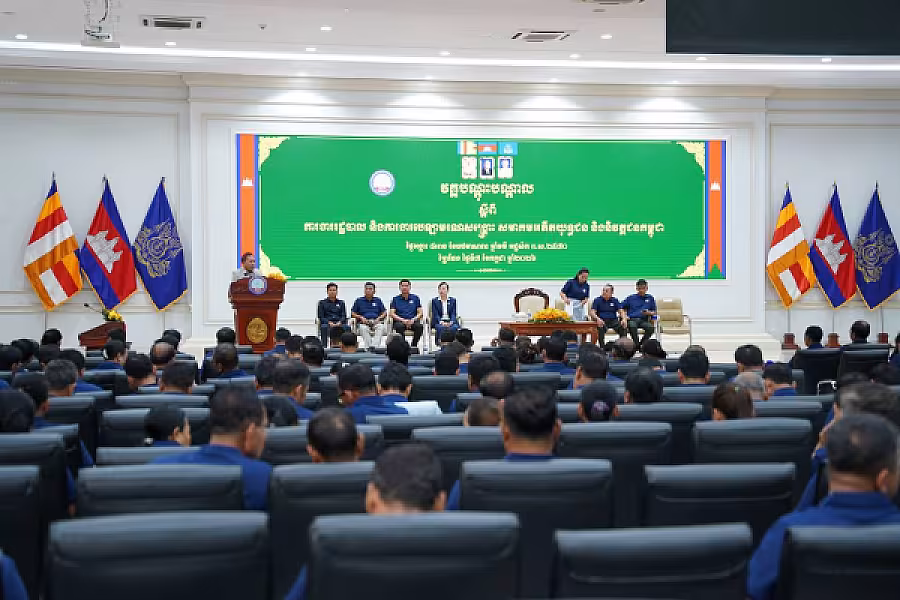 ឯកឧត្តម អ៊ុំ សុខ អញ្ជើញបើកវគ្គបណ្តុះបណ្តាលស្តីពីការងាររដ្ឋបាល និងការងារបេឡាមរណសង្គ្រោះ ជូន អ.ន.ក.ខេត្តព្រៃវែង - Image 22