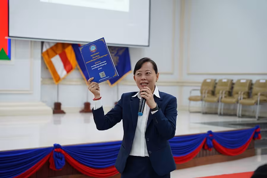 ឯកឧត្តម អ៊ុំ សុខ អញ្ជើញបើកវគ្គបណ្តុះបណ្តាលស្តីពីការងាររដ្ឋបាល និងការងារបេឡាមរណសង្គ្រោះ ជូន អ.ន.ក.ខេត្តព្រៃវែង - Image 23