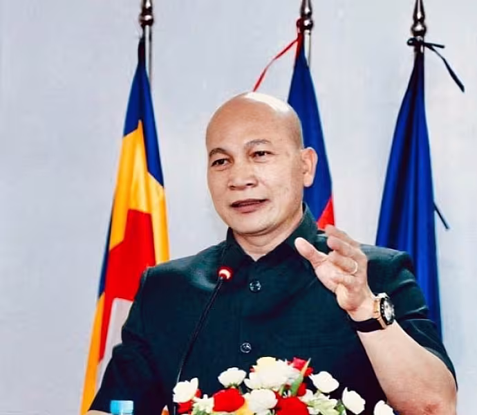 ឯកឧត្តមបណ្ឌិត សៀន សុវណ្ណា ប្រធានក្រុមប្រឹក្សាភិបាលនៃសាកលវិទ្យាល័យសៅស៍អ៊ីសថ៍អេយសៀ និងសាលាអន្តរជាតិភ្យូឆឺរប្រាយ ចូលរួមថវិកាចំនួន ៤០មុឺនរៀល ដើម្បីរៀបចំមហាសន្និបាតវិសាមញ្ញតំណាងសមាគមអតីតយុទ្ធជនកម្ពុជា ទូទាំងប្រទេស