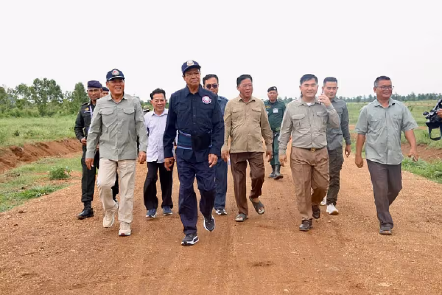 ឯកឧត្តម គន់ គីម អញ្ជើញចុះសួរសុខទុក្ខពលរដ្ឋភៀសសឹក និងពិនិត្យទីតាំងសាងសង់ផ្ទះបណ្តោះអាសន្នបន្ថែម ក្នុងខេត្តឧត្តរមានជ័យ
